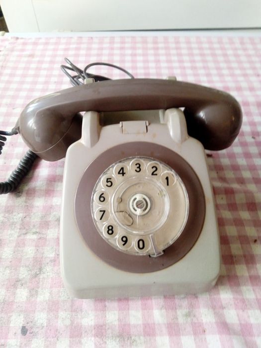 Telefones muito antigos