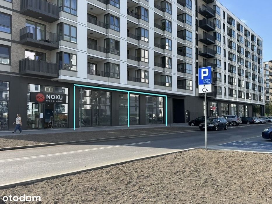 Reprezentacyjny lokal handlowo-usługowy z antresolą