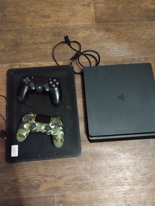 Продам PS 4 slim 1 tr