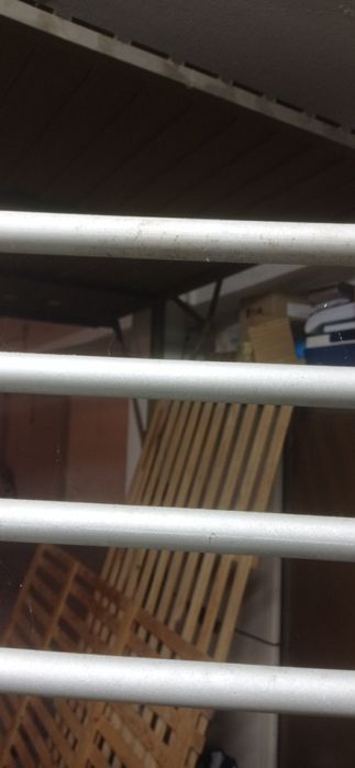 Beliche em metal cinza prateado com gavetao