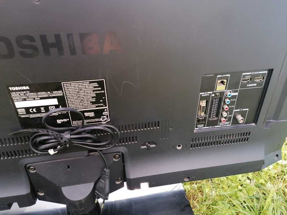 uszkodzona TOSHIBA 40RL933 matryca OK /uszkodzony t-con logika