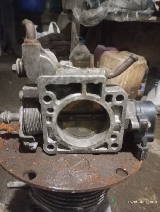 Дросельна заслонка Ніссан Максима а32