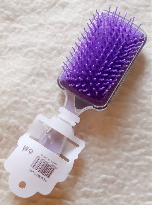 Escova de cabelo Labubu