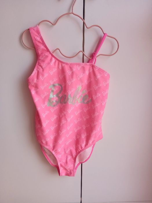 Stroje kąpielowe 122 128 cztery sztuki