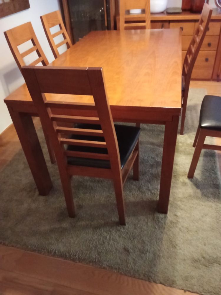 Mesa de jantar extensível com cadeiras
