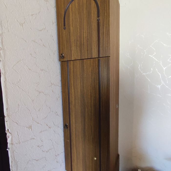 Меблева стінка з пеналом