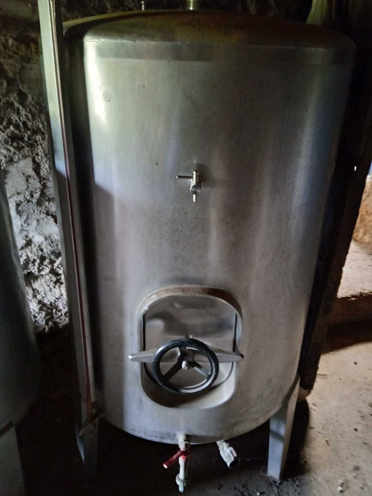 Vende-se 2 cubas de inox com apenas 2 utilizações