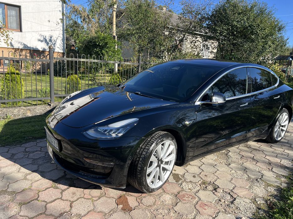 Tesla model3 mid range