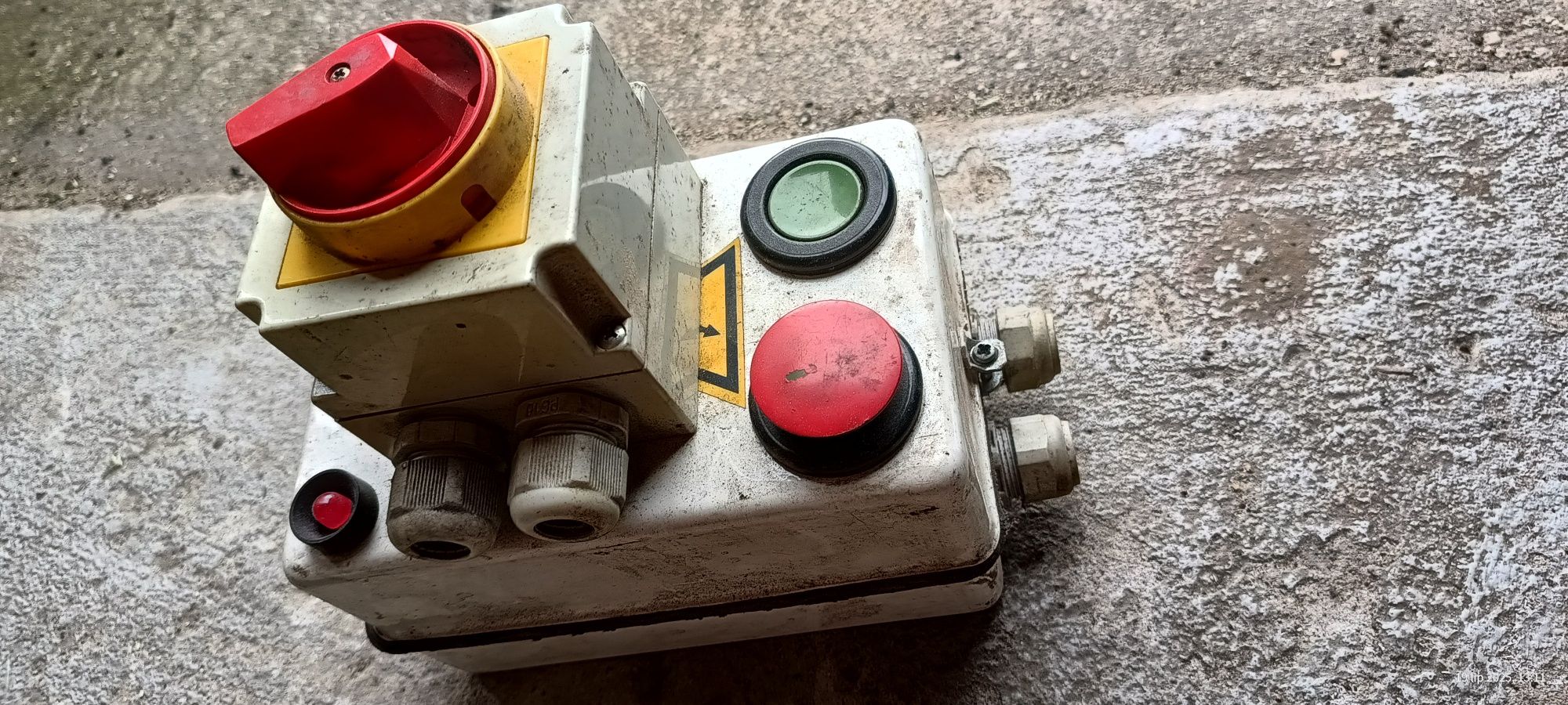 Skrzynka elektryczna wiertarka ws16