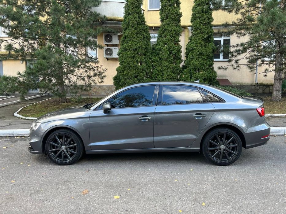Продам AUDI A 3 2015 року