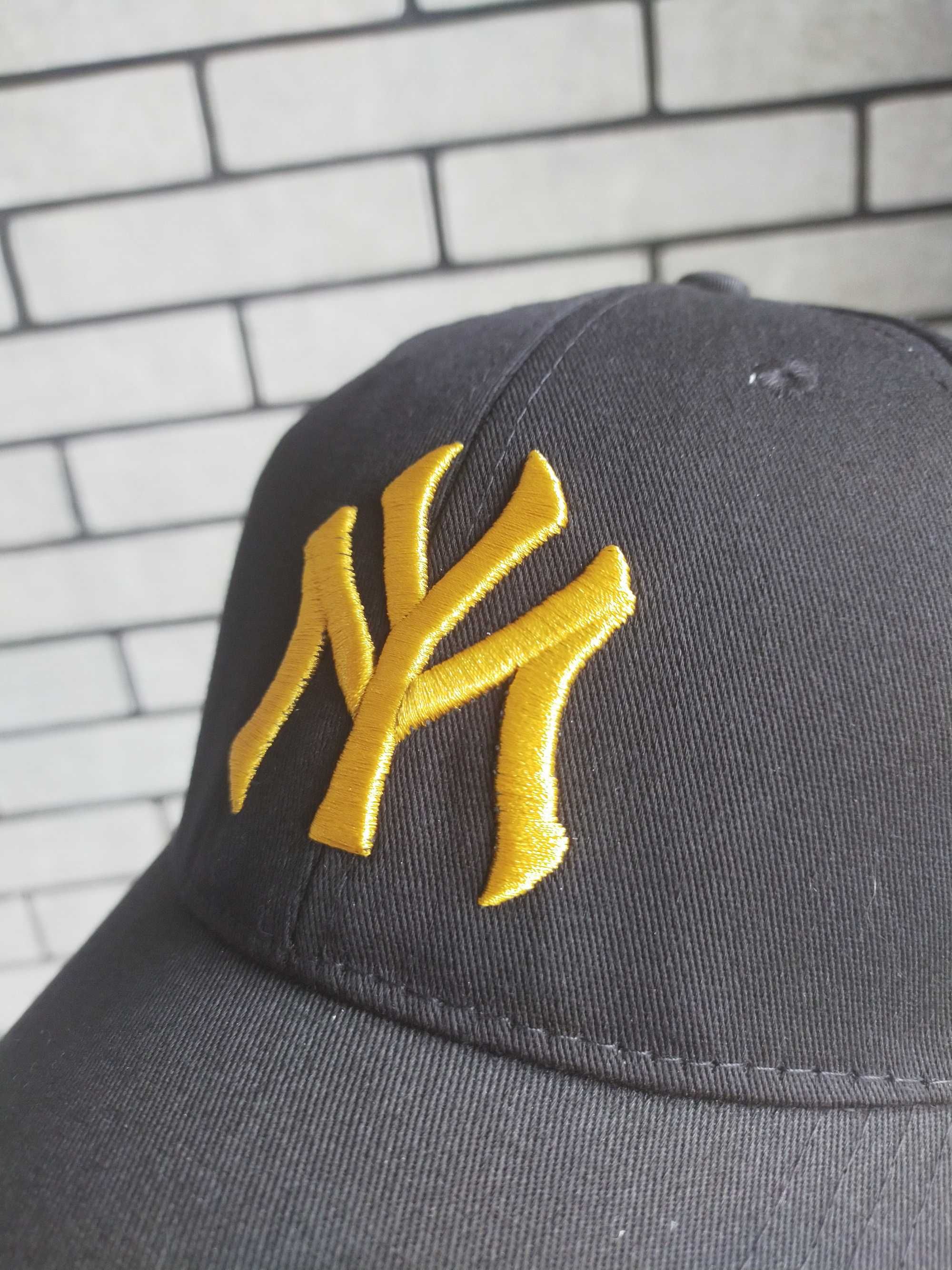 Нові кепки з лого New York Yankees (ТІЛЬКИ ОПТ)