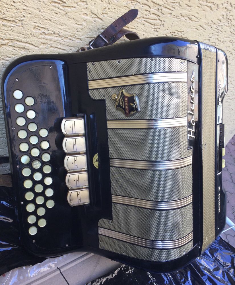 Гармонь Hohner norma lll deluxe