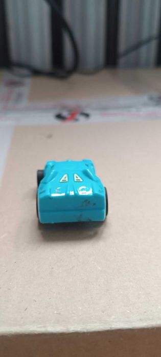 Samochodzik niebieski