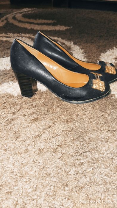 Нові туфлі    37р