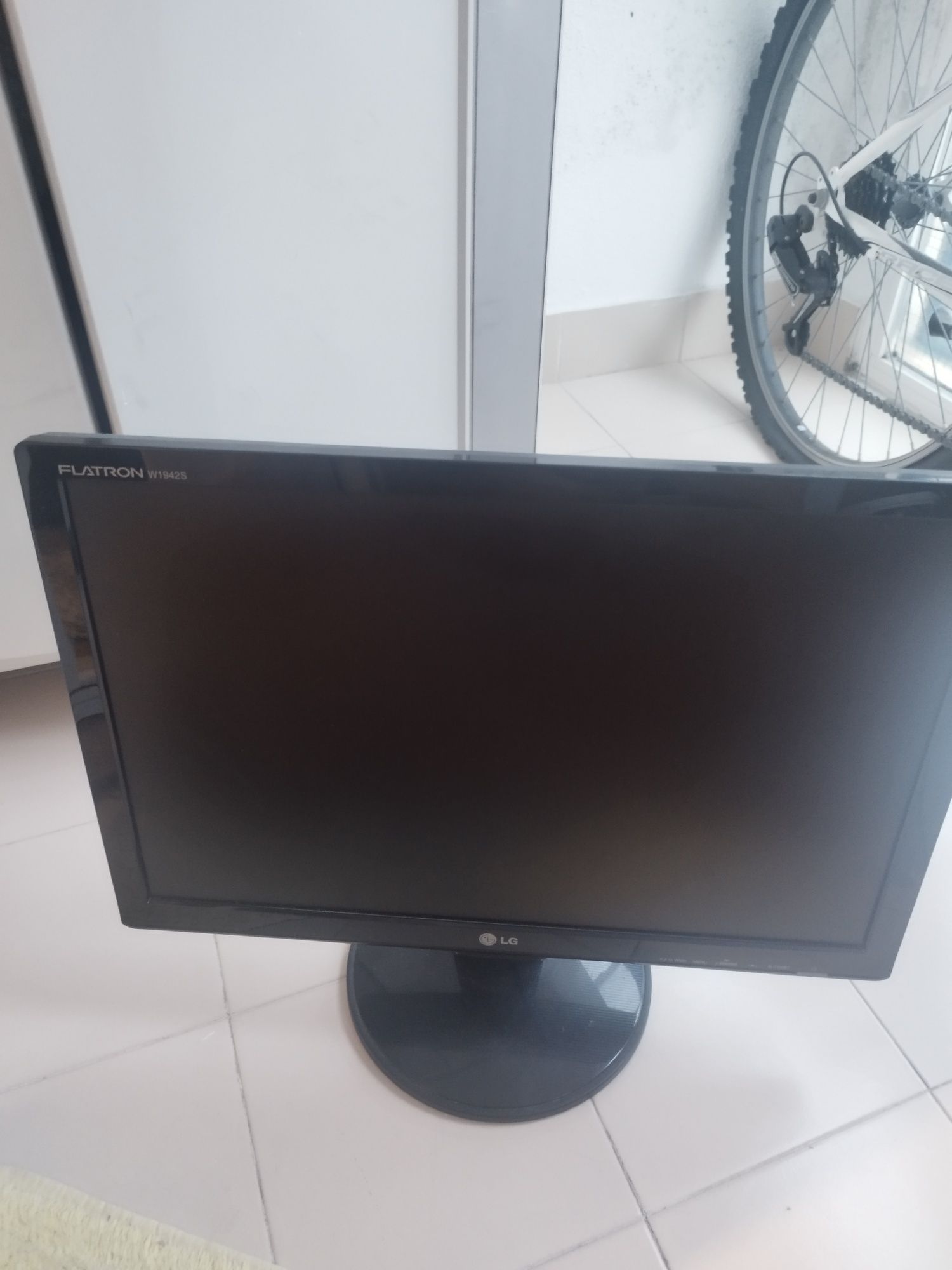 Monitor LG - 19"