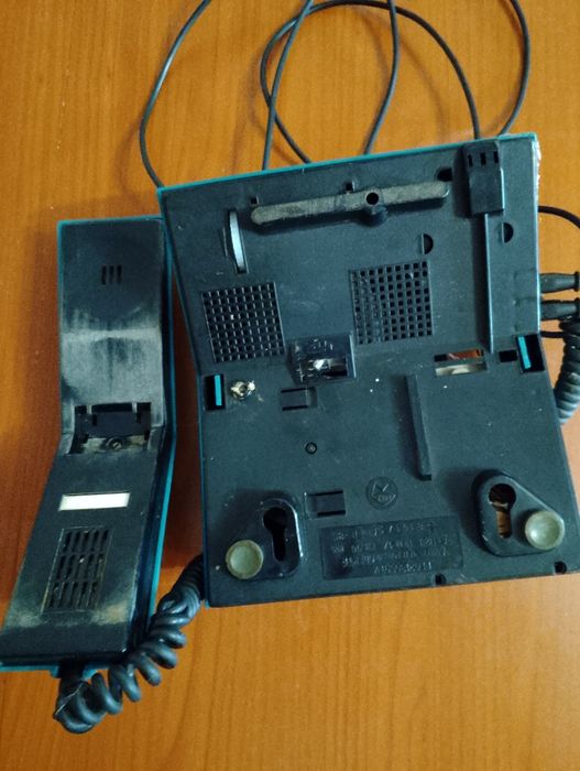 Телефон стаціонарний.