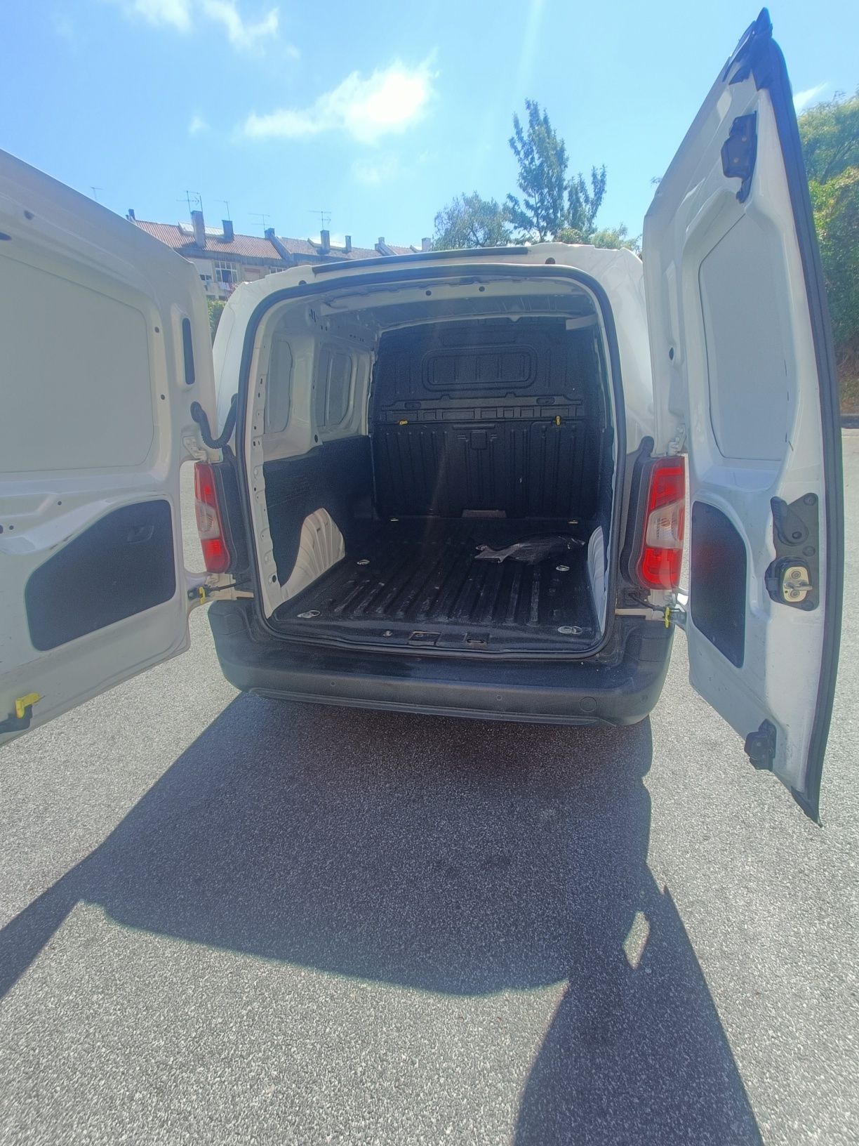 Peugeot Partner 1.6hdi 100cv 3L IVA dedutível
