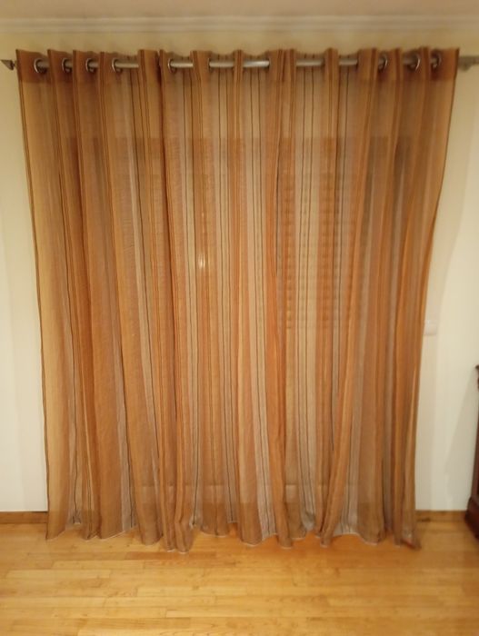 Vendo duas cortinas beje