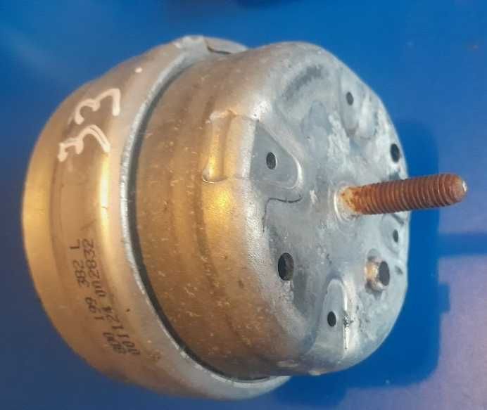 Poduszka silnika Audi A4 B5 1.9 TDI Vw Passat B5 oryginał 8D0'199379K