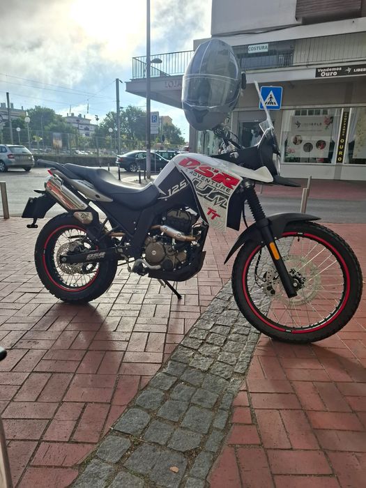 Vendo mota praticamente nova
