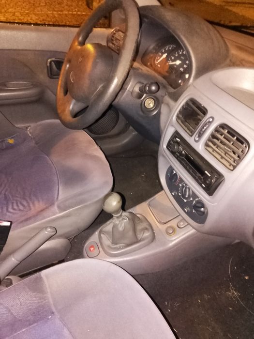 Renault Clio em otimo estado