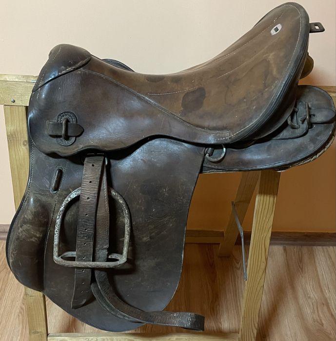 Kulbaka niemiecka siodło wojskowe strzemiona II WŚ kawaleria