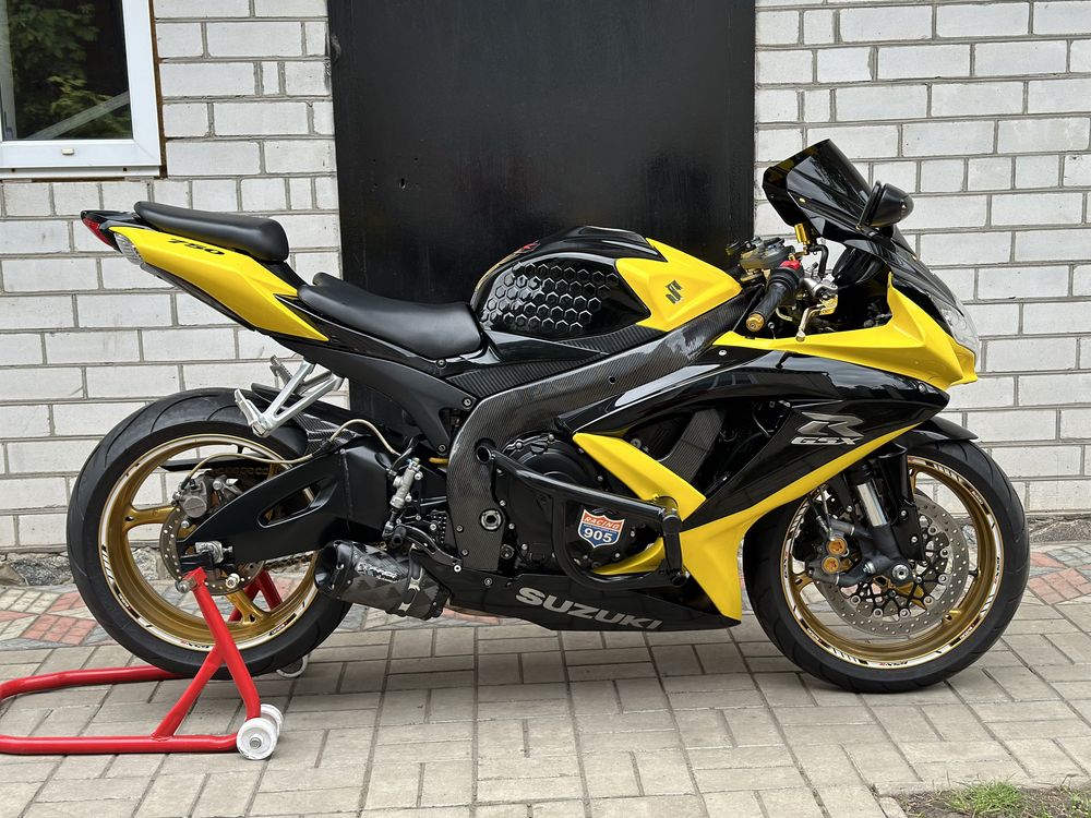 Suzuki GSX-R 750