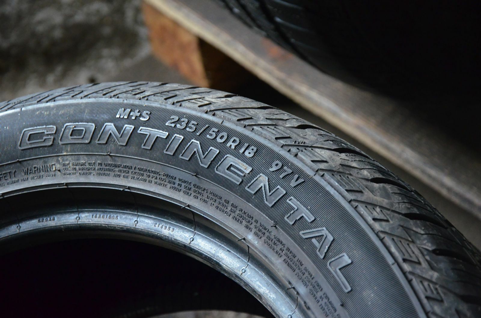 Шини всесезонки 235 50 r 18 Continental резина колеса gtyres