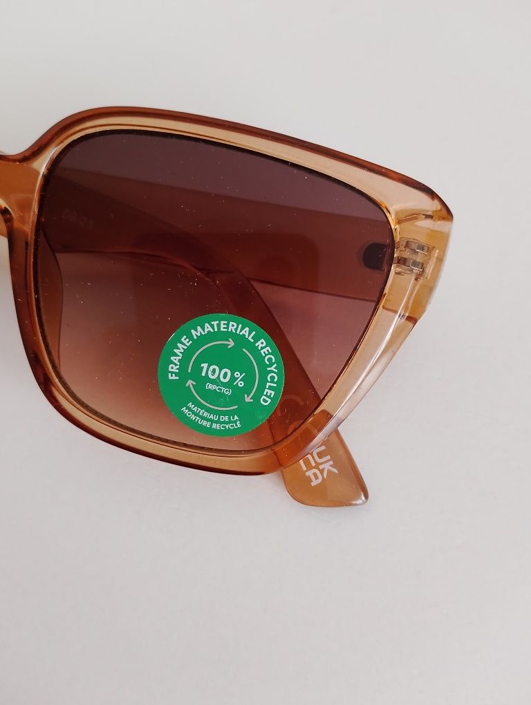 Okulary przeciwsłoneczne damskie 
Materiał 100% z recyklingu