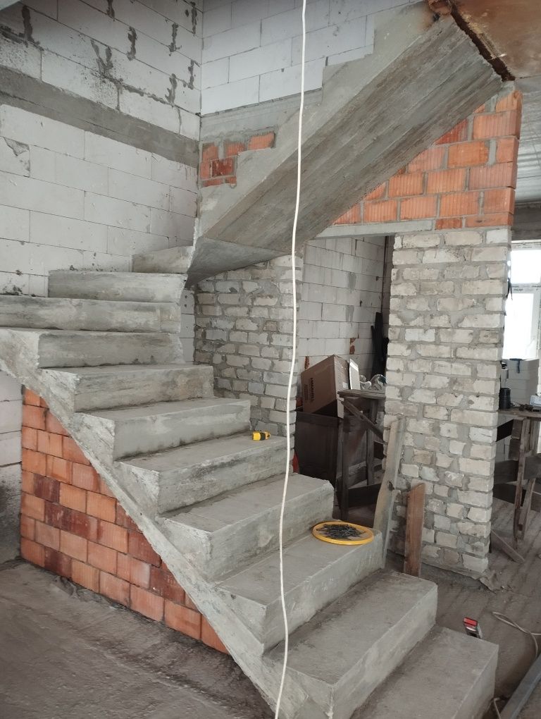 Изготовление бетонных сходов лестниц