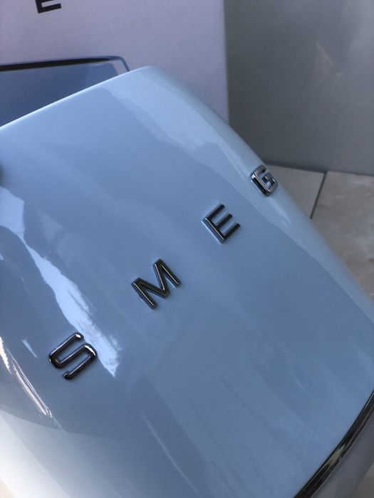 Набір ножів Smeg з підставкою