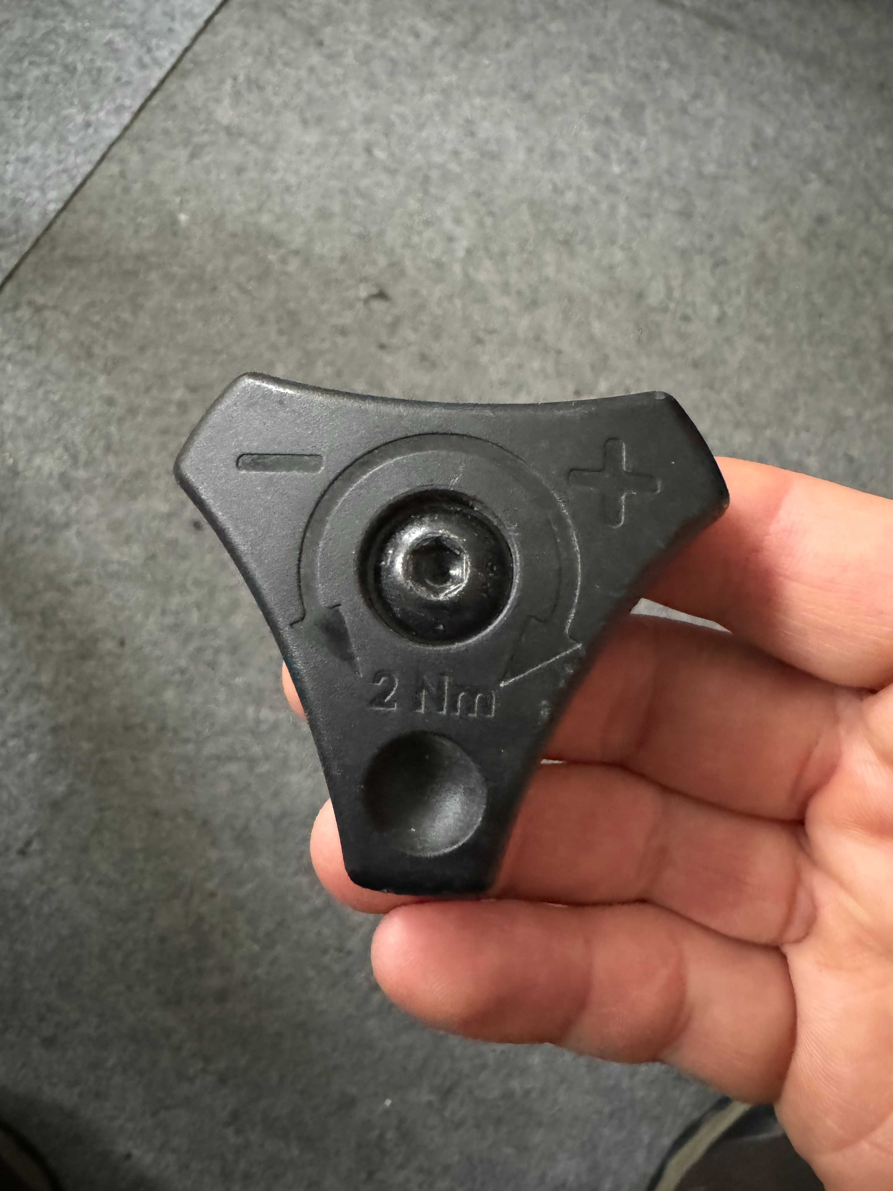 Thule 52318 klucz dynamometryczny 2nm