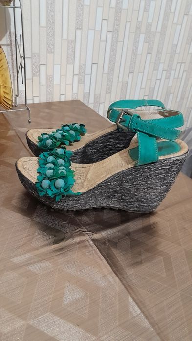 Безкоштовно босоніжки