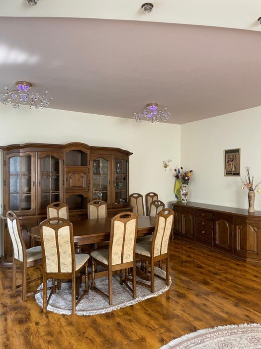 Меблі , сервант , шафа , стіл