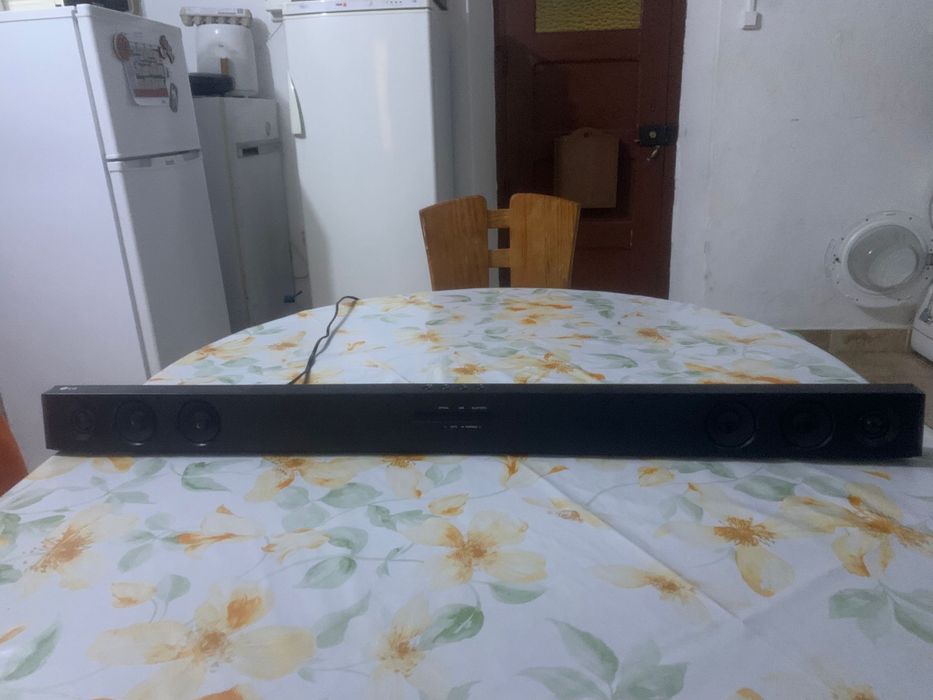 Caixa de som LG com Grave