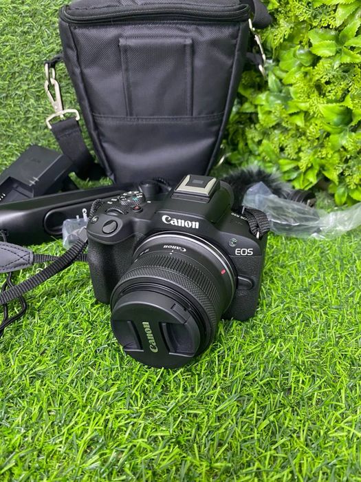 Canon eos r50 18-45mm + br-e1 + dm-e10