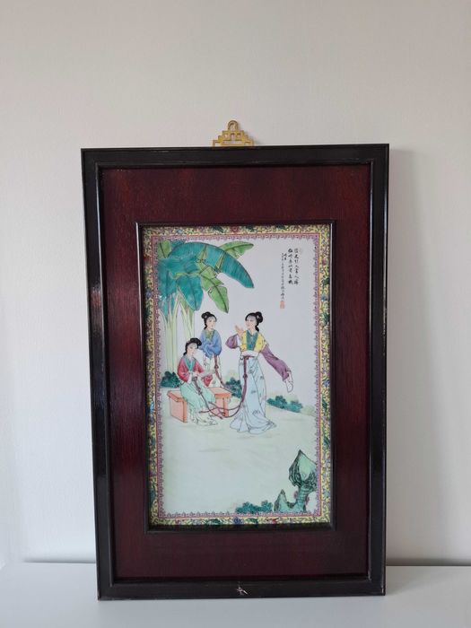 Placa em porcelena chinesa