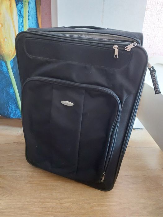 Продам чемодан.  .