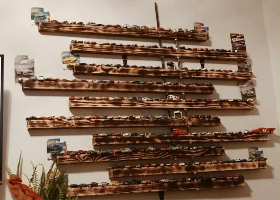 Półka na Hot Wheelsy