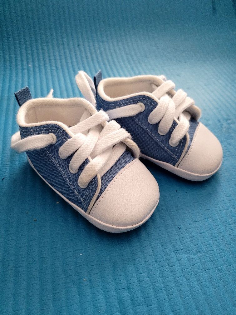 Niebieskie / błękitne butki niechodki dla niemowlaka