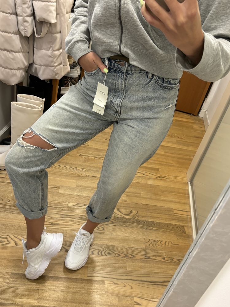 Nowe mom jeans Reserved z rozdarciami jasnoszare 36 S cropped jeans