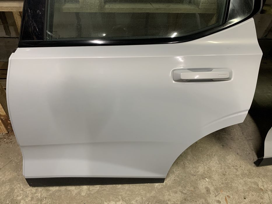 Двері Polestar 2