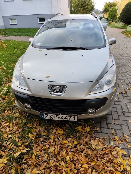 Peugeot 307 1.6 HDi skóra soczewka hak klima