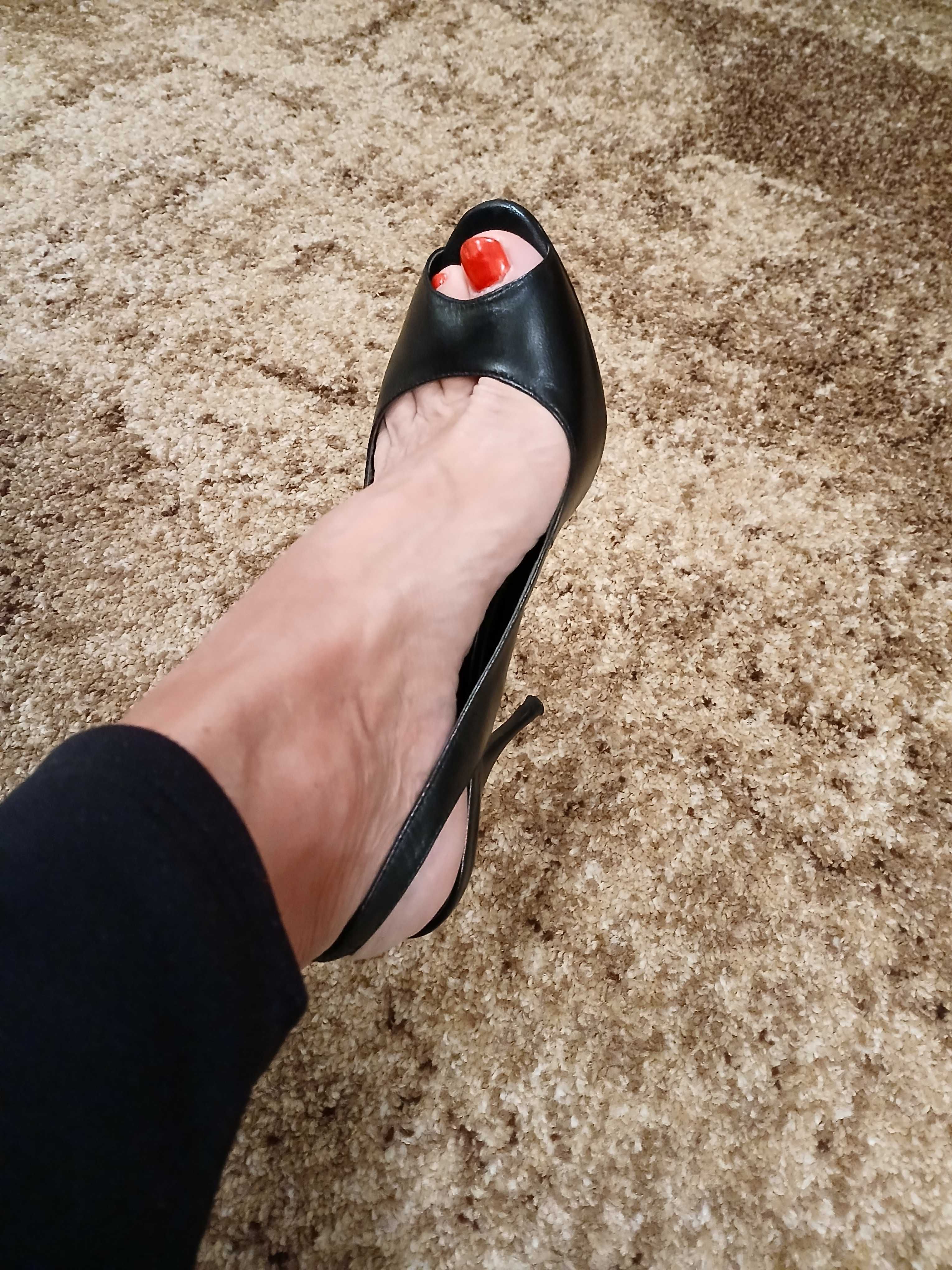 Buty na ultra cienkiej szpilce, czarne skóra