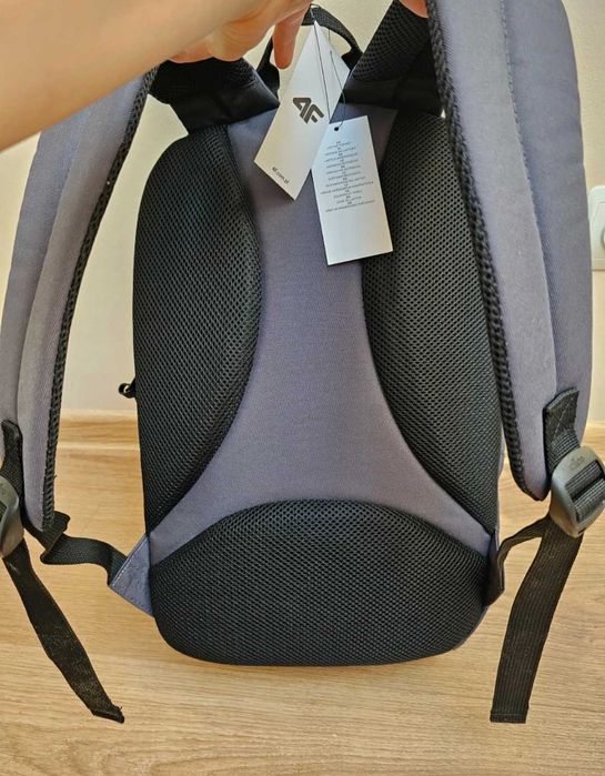 Plecak 4f szkolny do pracy na laptop 15' A4 wodoodporny 20l podręczny