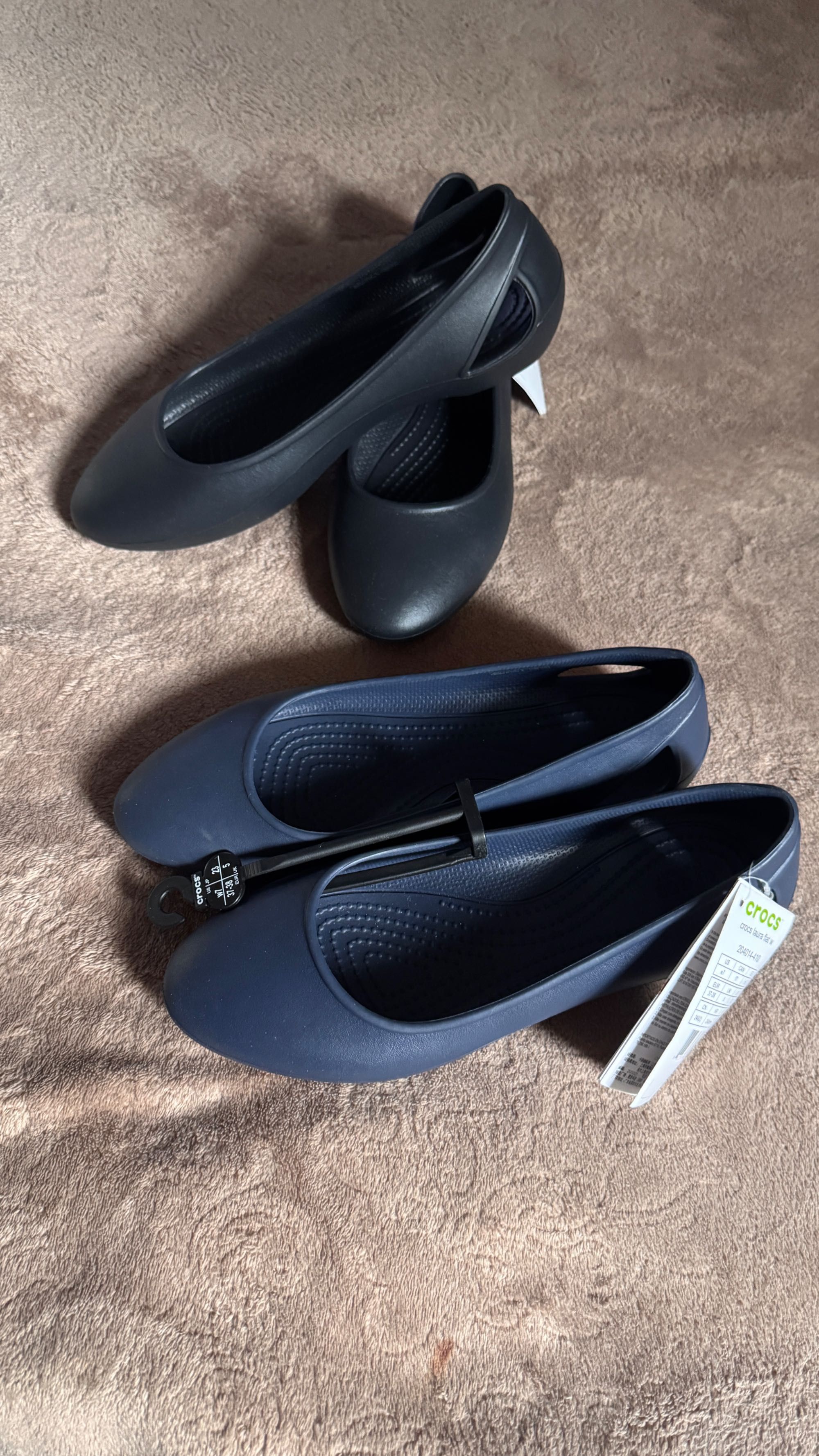Балетки лодочки Crocs Laura Flat сині та чорні, 37, 38, 39 розмір