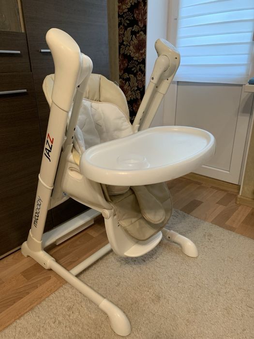 стільчик для годування, столик , гойдалка, заколисуючий центр