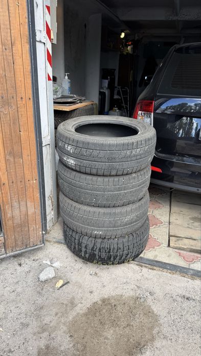 Продам зимнюю резину Bridgestone Blizzak VRX 205/55 R16
