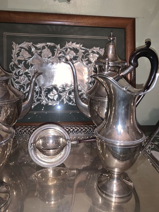 Serviço de chà e cafè de prata , da antiga ourivesaria da Guia (5kg)