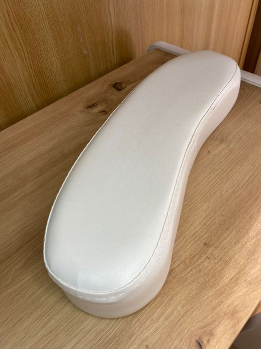 Podpórka pod dłoń manicure BIAŁA